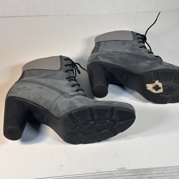 Ladies size 9 gray suede boots - Picture 9 of 16